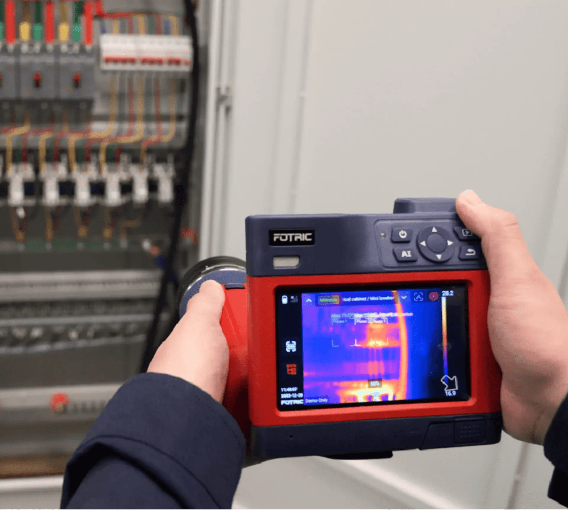 fotric-p7-mix-thermal-imaging-inspections